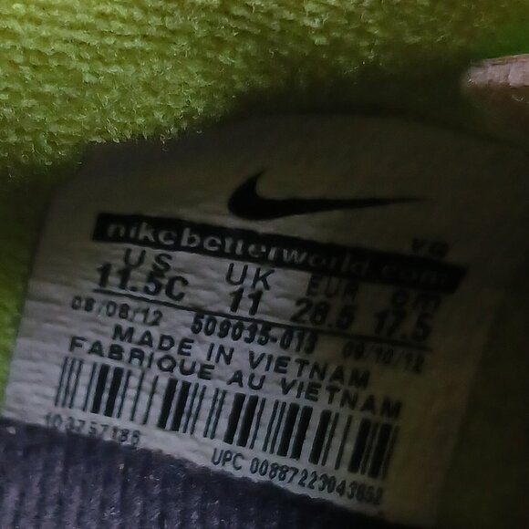 🛍️❤️Nike Tiempo Kids Unisex  Black Neon Green Soccer Cleats Shoes 🛍️❤Size 11.5 - Picture 7 of 8